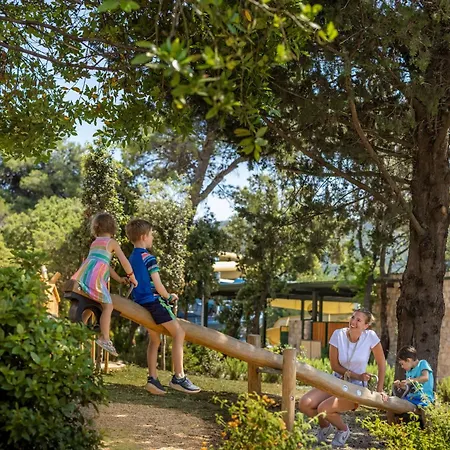 Valamar Amicor Hotell