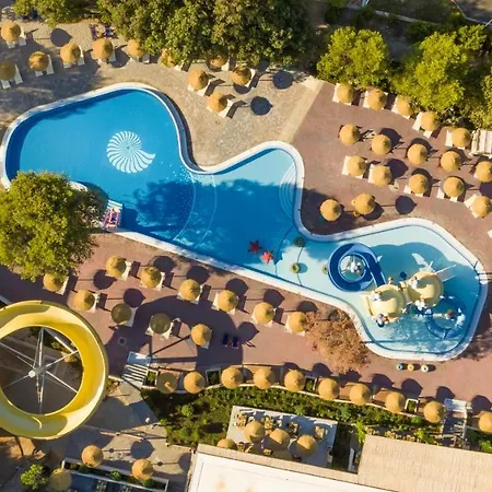 호텔 Valamar Amicor 4*