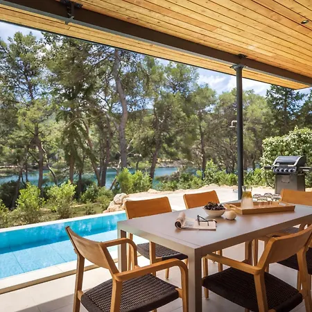 Valamar Amicor 4*