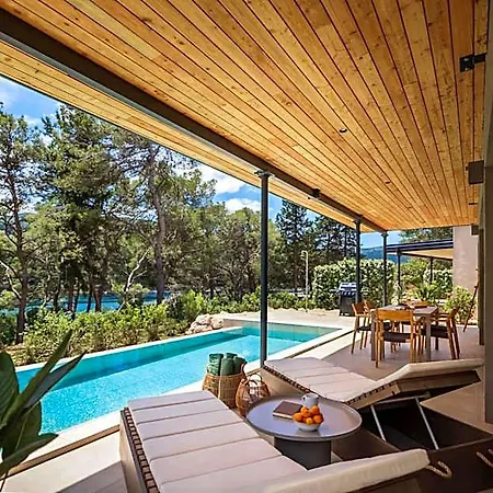 Valamar Amicor 4*
