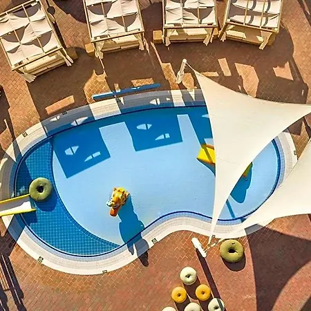 Hotel Valamar Amicor 4*