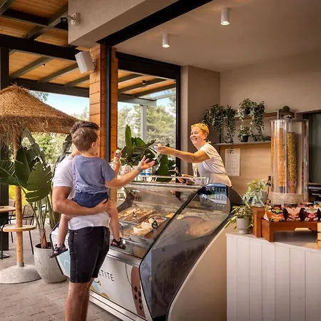 Hotel Valamar Amicor