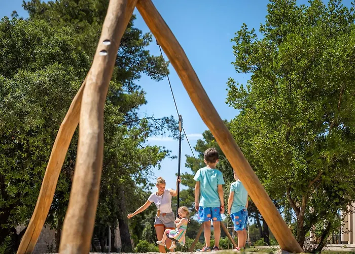 Hotel Valamar Amicor