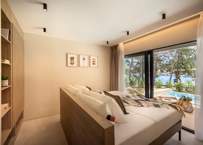 Valamar Amicor Hotel 4*